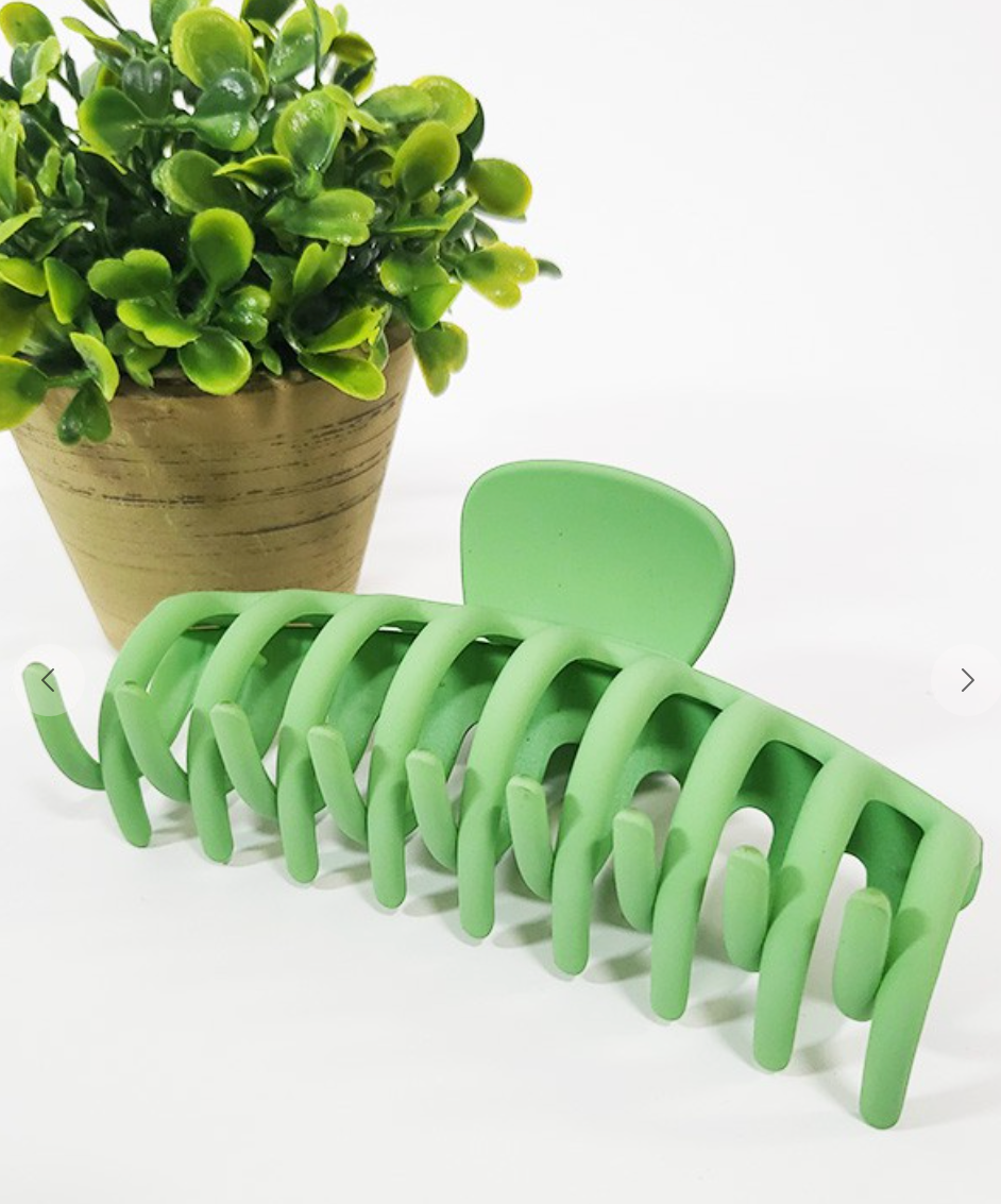 Matte Claw Hair Clip