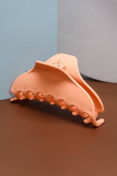 MATTE OVERSIZED CURVED HAIR CLAW CLIPS