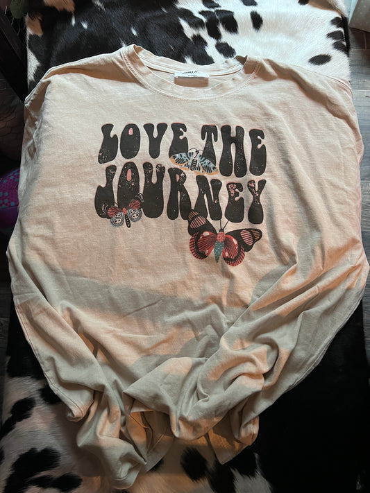 Love The Journey Graphic Tee